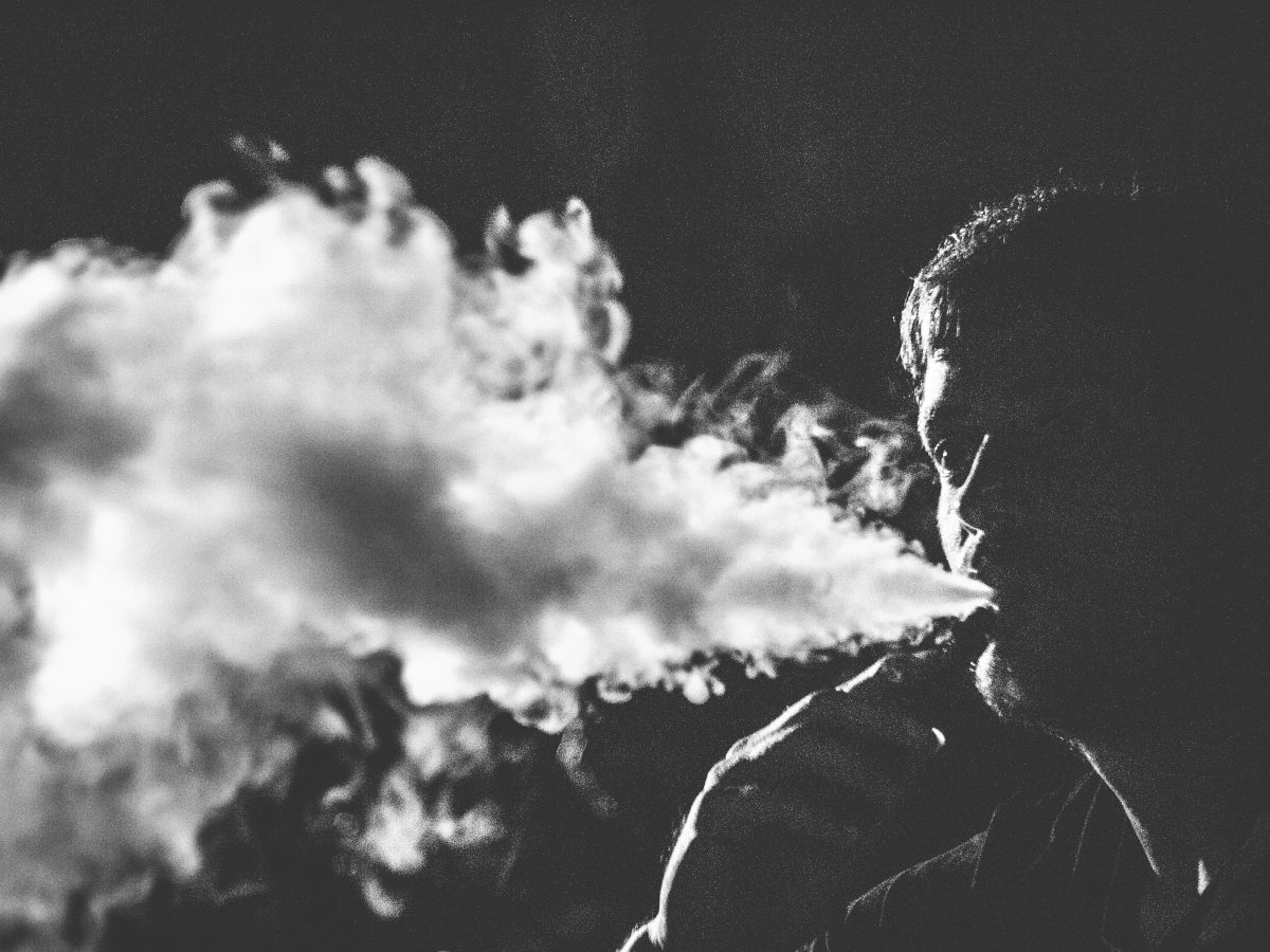 Vapes podem aumentar a quantidade de metais radioativos no organismo
